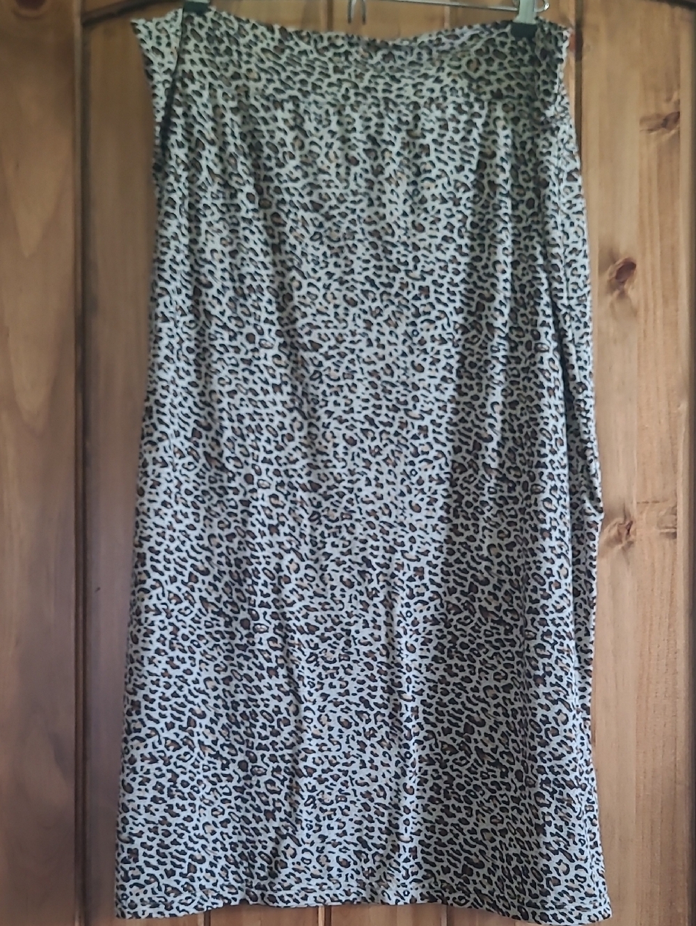 Nuggles Leopard Print Women's T-Skirt. 31"